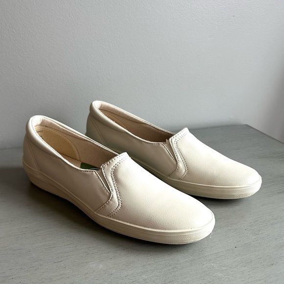 Grasshoppers Women Slip On Loafer Flat Sz 8 Jensen Stone Smooth Comfort - Picture 3 of 11